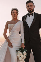 Sexy One Shoulder Ruffle Satin Sparkly Seqiuns Mermaid Beach Bridal Dress with Sweep Court Train