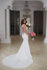 Sheer Back Lace Buttons Wedding Dress Mermaid Sleeveless Sexy Bridal Gowns BA3691