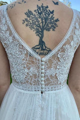 Simple V-Neck Sleeveless Tulle Floor-Length Beach Wedding Dresses with Lace
