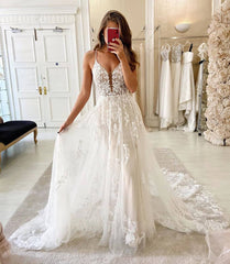 Spaghetti-straps A-line Tulle Wedding Dresses | Lace Appliques V-neck Bridal Gowns
