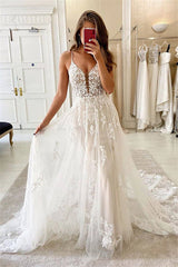 Spaghetti-straps A-line Tulle Wedding Dresses | Lace Appliques V-neck Bridal Gowns