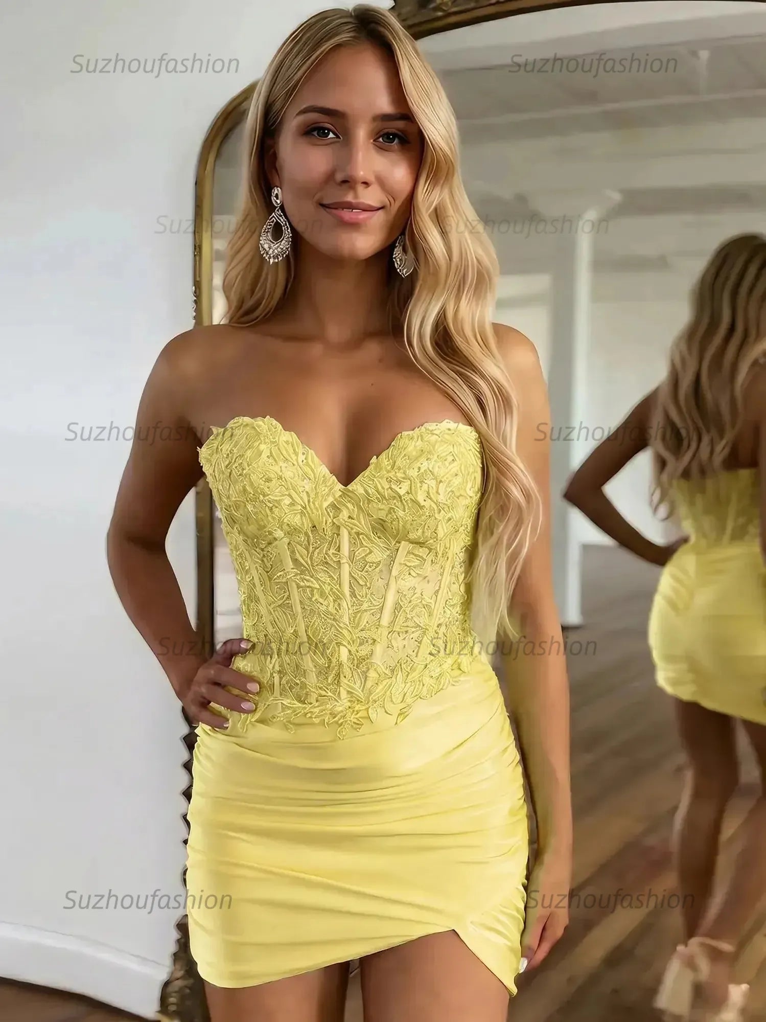 Sparkly Sequins Sweetheart Bodycon Homecoming Dress