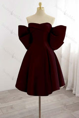 Strapless Sleeveless Short Homecoming Dress With Bowknot Pleated