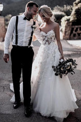 Strapless Tulle White Lace Appliques A-Line Beach Wedding Dresses