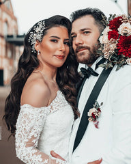 Stylish Off Shoulder Long Sleeves Meramid WEdding Gown with Lace Appliques