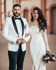 Stylish Off Shoulder Long Sleeves Meramid WEdding Gown with Lace Appliques