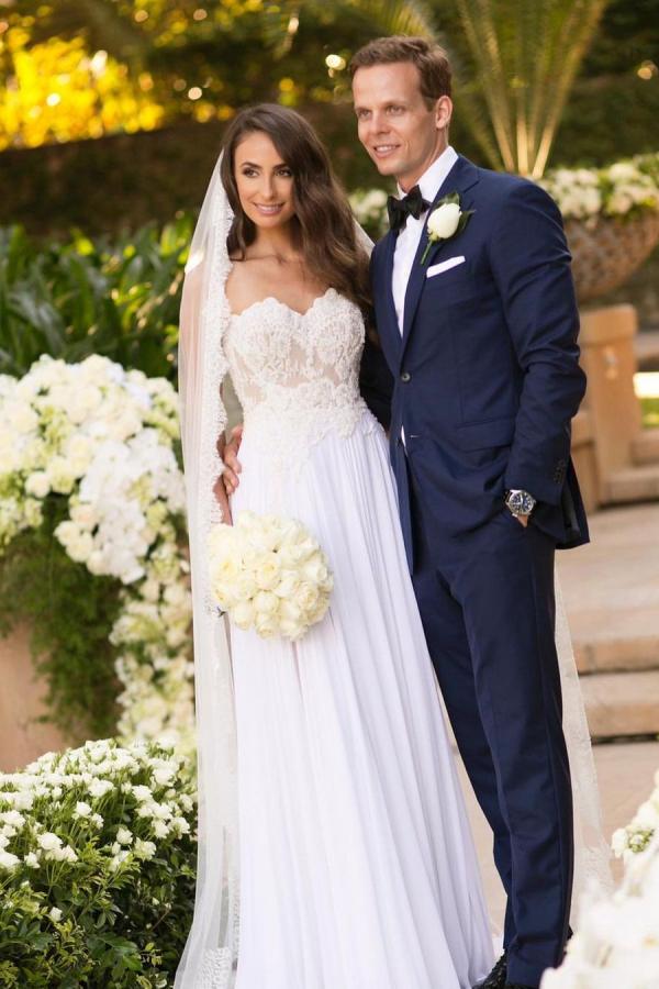 Sweetheart Chiffon Appliques Beach Beach Wedding Dress