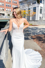 Sweetheart Spaghetti Straps Appliques Lace Mermaid Open Back Beach Wedding Dress