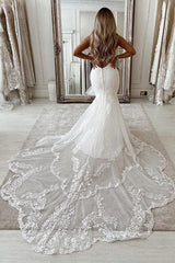 V-neck Sleeveless Appliques Lace Mermaid Floor-length Wedding Dresses