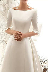 Vintage A-Line Wedding Dress Bateau Satin Half Sleeve Plus Size Bridal Gowns Illusion Detail with Court Train