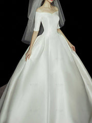 Vintage Ball Gown Wedding Dresses Off Shoulder Lace Tulle Half Sleeve Elegant Plus Size Bridal Gowns with Sweep Train