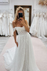 White Beach Wedding Dress A Line Strapless Off The Shoulder Sleeveless Beaded Chapel Train Tulle Bridal Gown With Pearls