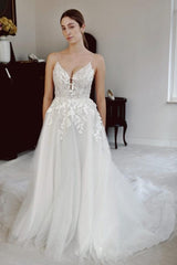 White Beach Wedding Dress Spaghetti Strap Sleeveless Beaded Cathedral Train Lace Long Tulle Bridal Gown