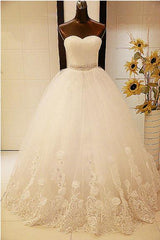 White Lace Sweetheart Crystal Long Wedding Dresses Ball Gown Lace-Up Tulle Fitted Bridal Gowns