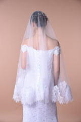 White Short Lace Wedding Veil