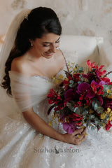White Wedding Dress A Line Lace Strapless Off The Shoulder Sleeveless Ball Gown Tulle Bridal Gown