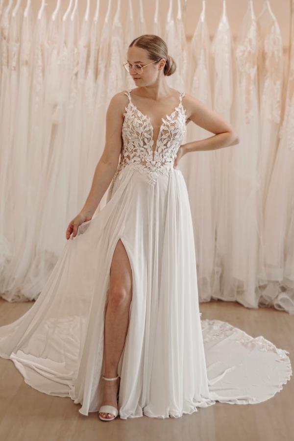 a line split front wedding dresses White Wedding Dress A Line Spaghetti Strap V Neck Sleeveless Long Chiffon Split Front Bridal Gown With Appliques