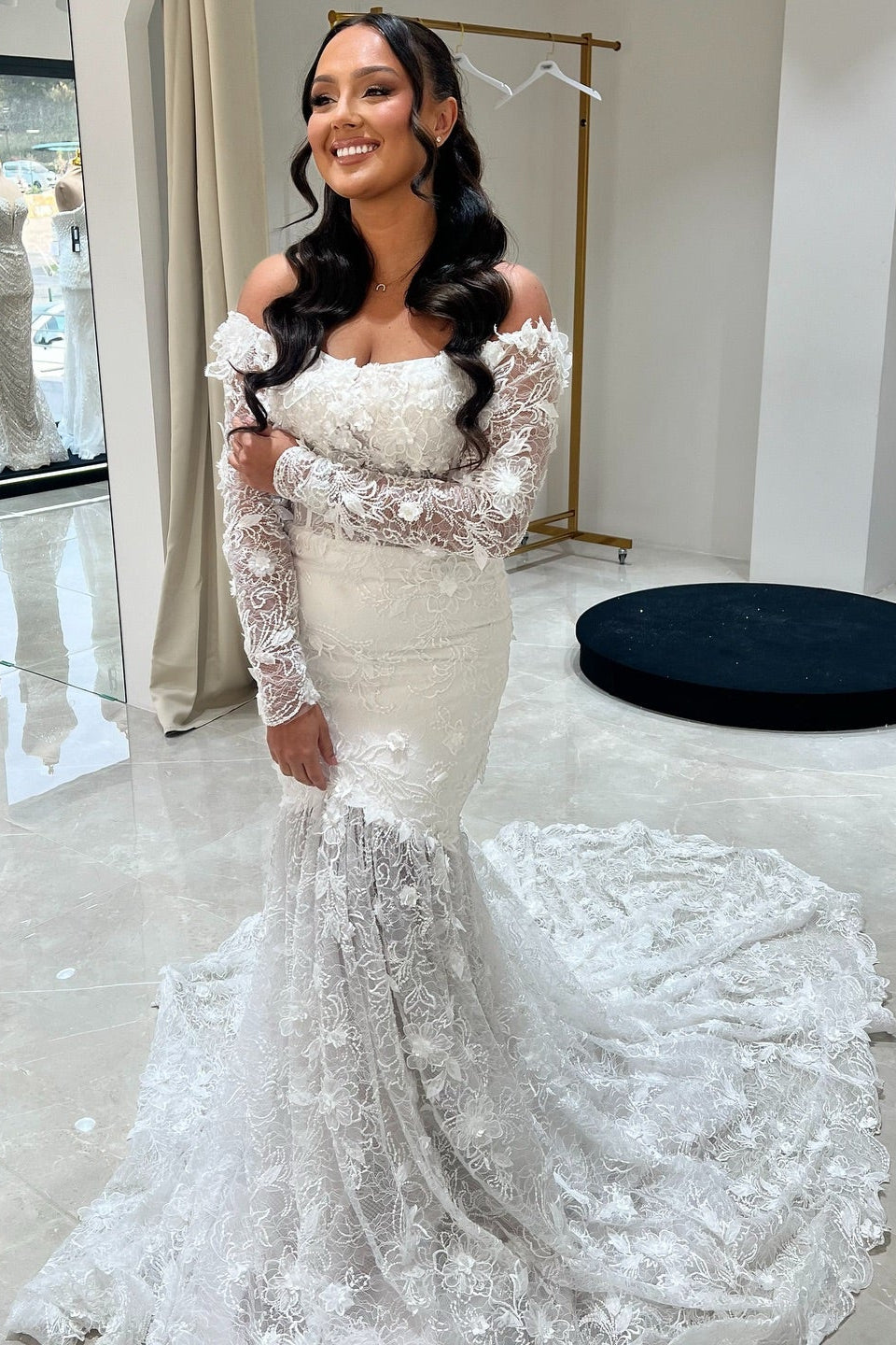 White Wedding Dress Mermaid Lace Strapless Off The Shoulder Beaded Long Sleeves Chapel Train Bridal Gown With Appliques White Wedding Dress Mermaid Lace Strapless Off The Shoulder Beaded Long Sleeves Chapel Train Bridal Gown With Appliques
