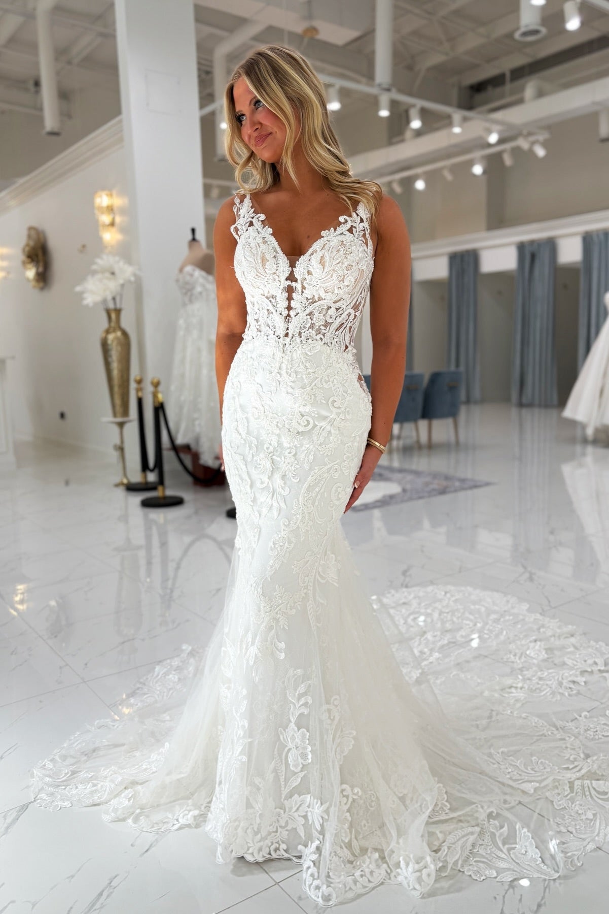 White Wedding Dress Mermaid Spaghetti Straps V Neck Sleeveless Lace Beaded Tulle Chapel Train Bridal Gown With Appliques White Wedding Dress Mermaid Spaghetti Straps V Neck Sleeveless Lace Beaded Tulle Chapel Train Bridal Gown With Appliques