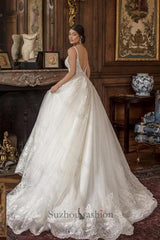 White Wedding Dress Spaghetti Strap V Neck Sleeveless Backless Lace Ball Gown Long Lace Bridal Gown