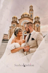 White Wedding Dress Sweetheart Off The Shoulder Ball Gown Beaded Lace Sleeveless Cathedral Train Tulle Bridal Gown