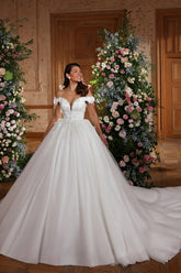 White Wedding Dress Sweetheart Off The Shoulder Sleeveless Sequined Ball Gown Cathedral Train Tulle Bridal Gown With Appliques