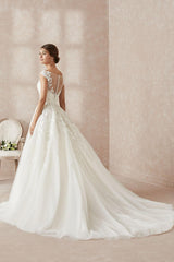 Women Sleeveless White Long Wedding Dress With Lace Appliques