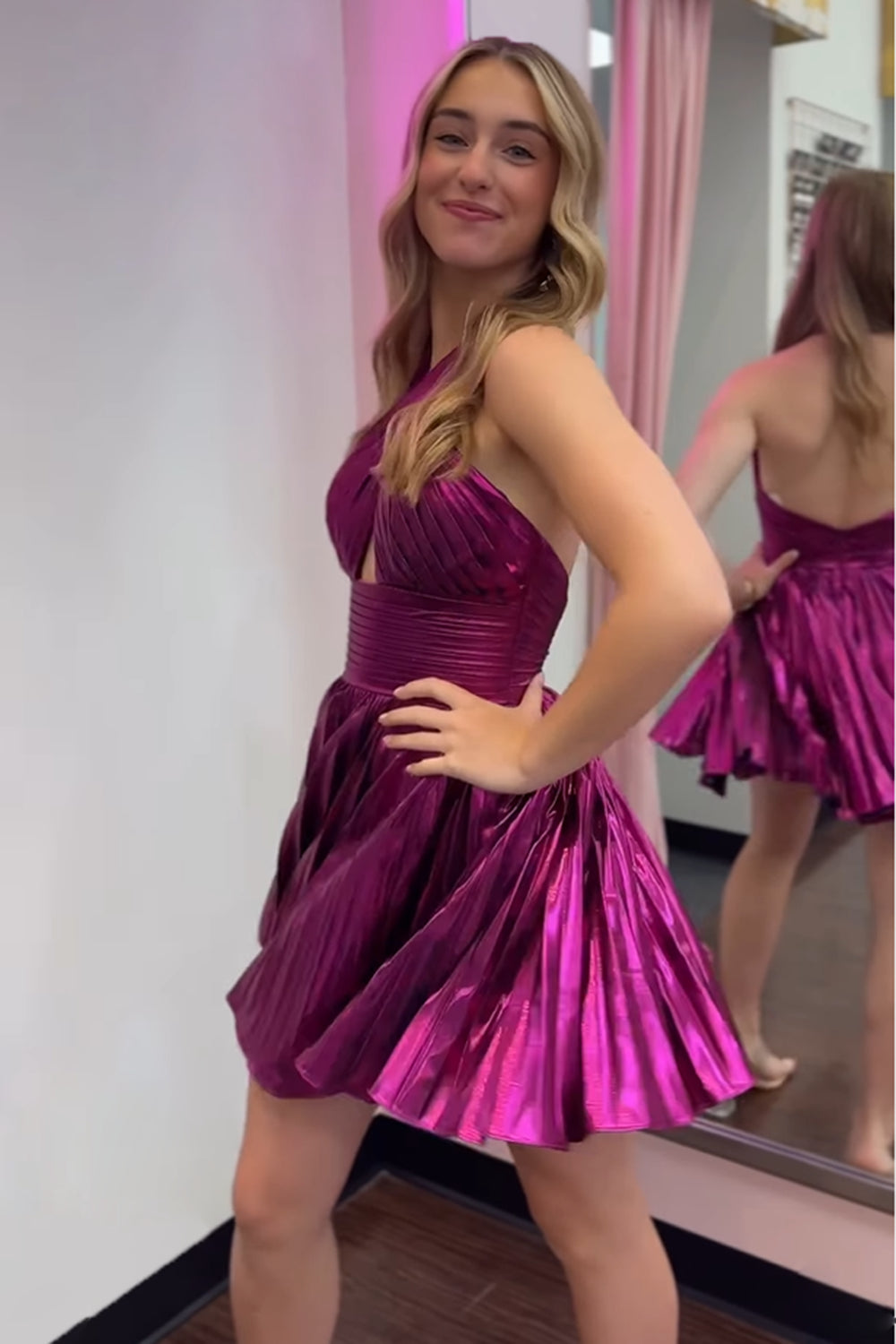 A Line Golden Homecoming Dresses Criss Cross Halter Pleated Short Cocktail Dresses