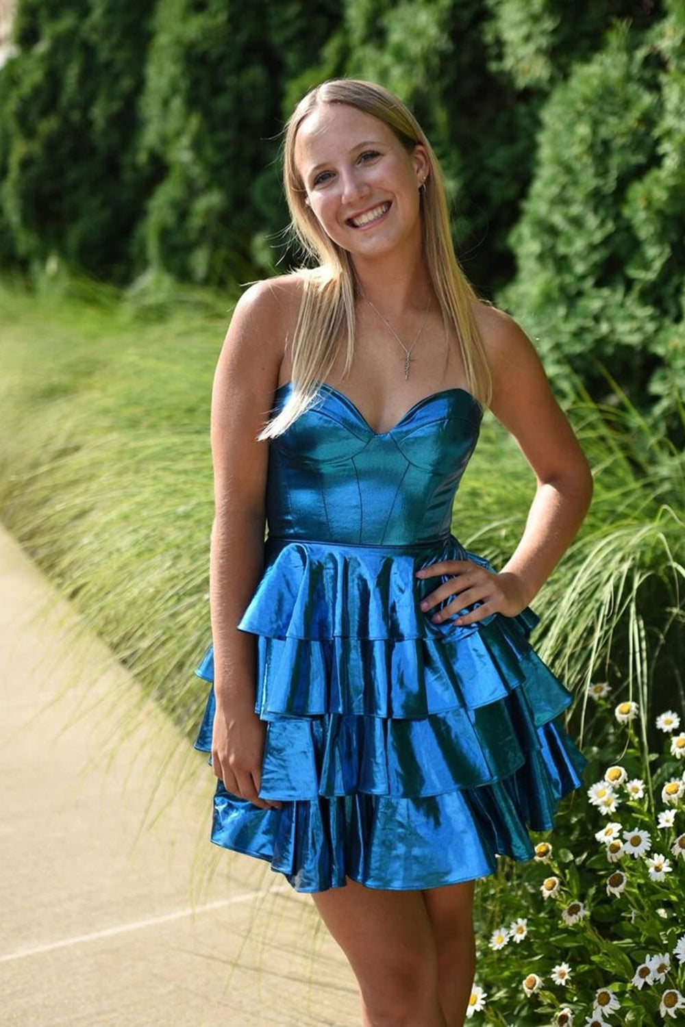 A Line Golden Homecoming Dresses Sweetheart Corset Short Cocktail Dresses With Ruffles