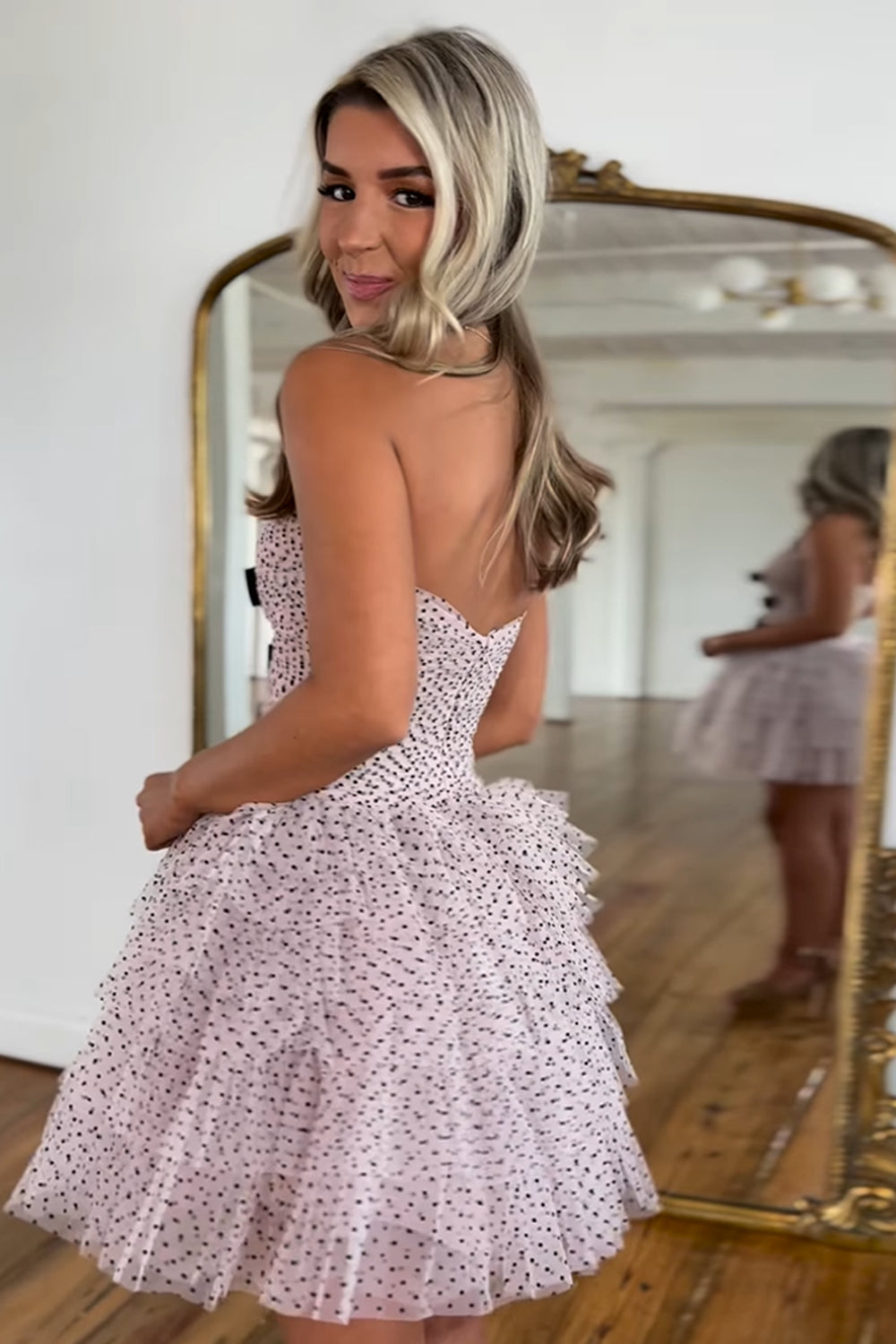 A-Line Pink Homecoming Dresses Strapless Tiered Tulle Short Cocktail Dresses with Bows