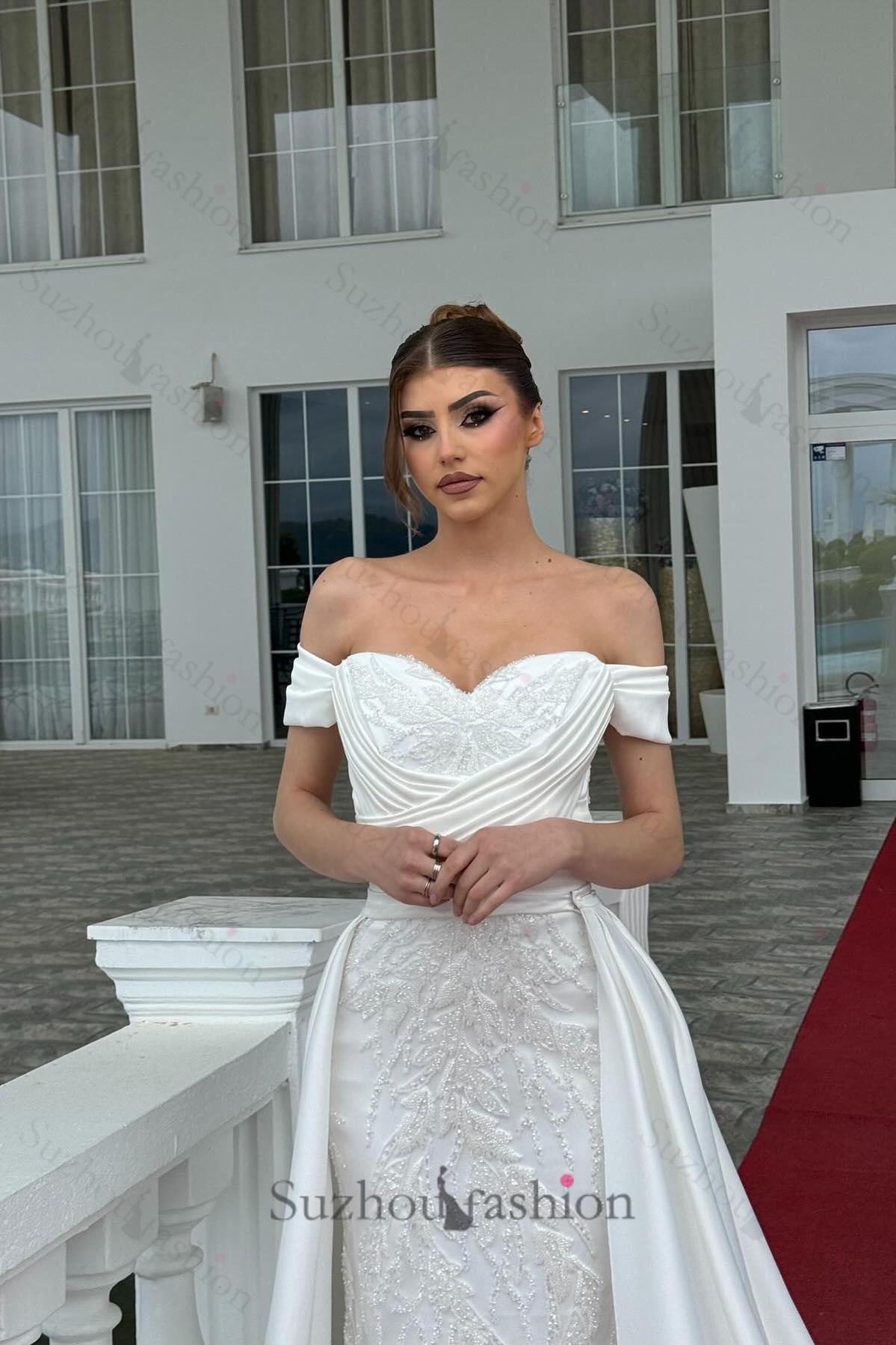 A Line Wedding Dress Off The Shoulder Sleeveless Appliques White Bridal Gown with Panel Train