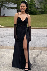 Amazing Long Black V-neck Spaghetti Straps Lace Sleeveless Prom Dresses With Split