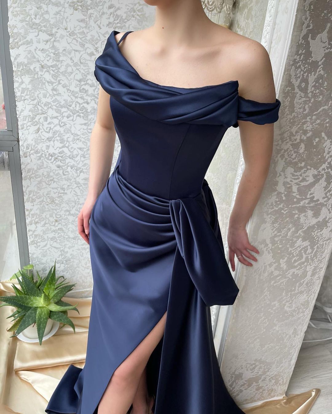 Amazing Long Navy Off-the-shoulder Mermaid Prom Dresses With Split