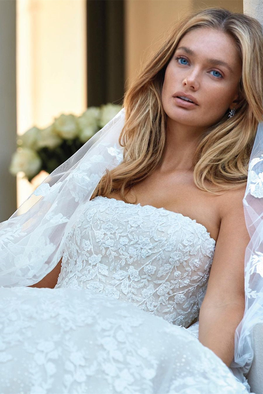 Amazing Princess Sleeveless Appliques Bridal Dresses Lace Appliques
