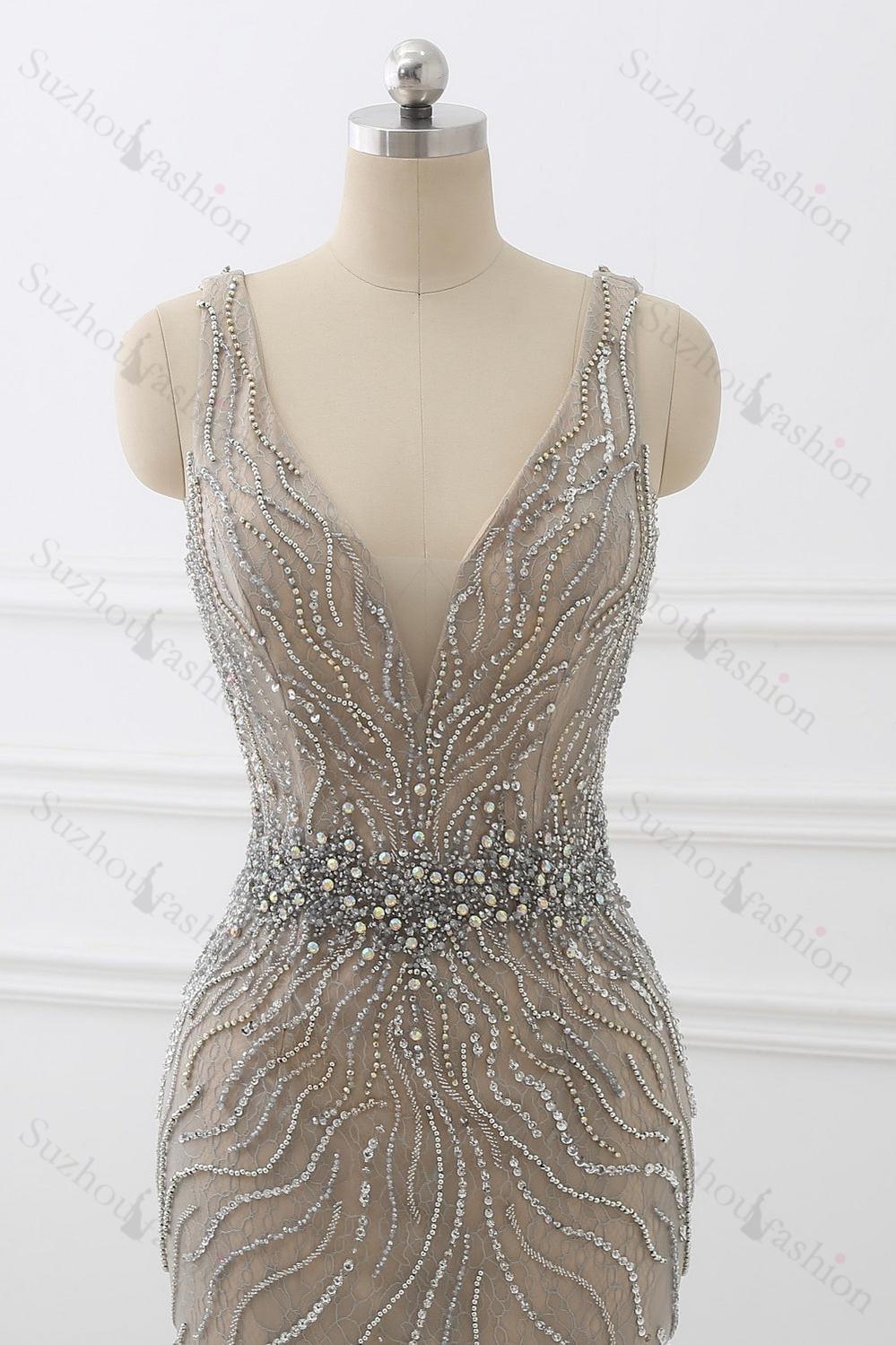 Amazing Tulle Sleeveless V Neck Evening Formal Dress Mermaid With Beading