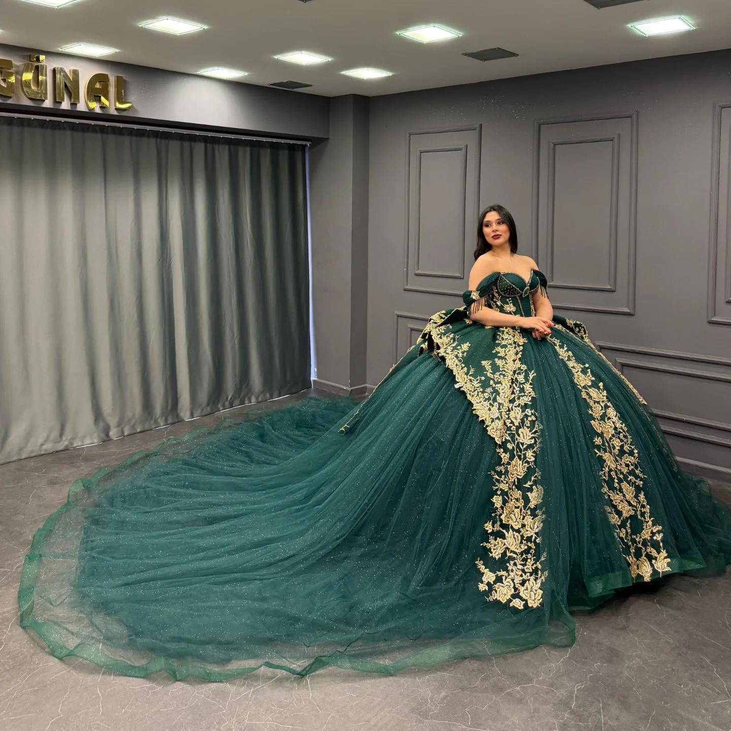 Ball Gown Off Shoulder Sleeveless Pleated Gold Sequins Beaded Crystal Glitter Dark Green Tulle Quinceanera Dress Closet Big Bow Knot Birthday Party Dress For Sweet 16