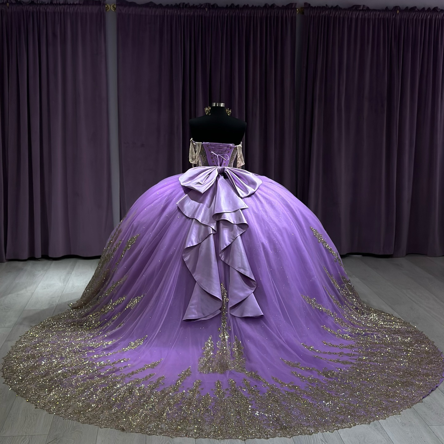 Ball Gown Off Shoulder Sleeveless Ruffles Beaded Gold Appliques Lavenda Tulle Quinceanera Dress Formal Evening Gown For Sweet 16