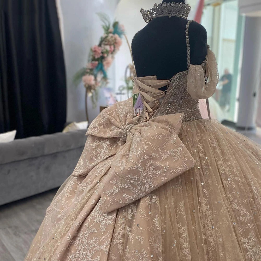 Ball Gown Off Shoulder Spaghetti Straps Sleeveless Lace Appliques Champagne Tulle Quinceanera Dress For Sweet 16 Dress