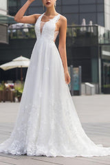 Beach A-Line Wedding Dress V-Neck Lace Tulle Sleeveless Sexy Backless Bridal Gowns with Sweep Train