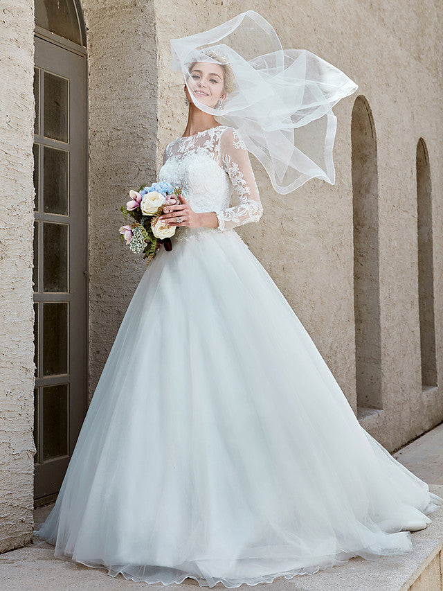 Beautiful Ball Gown Wedding Dress Bateau Lace Tulle Long Sleeves Bridal Gowns with Chapel Train