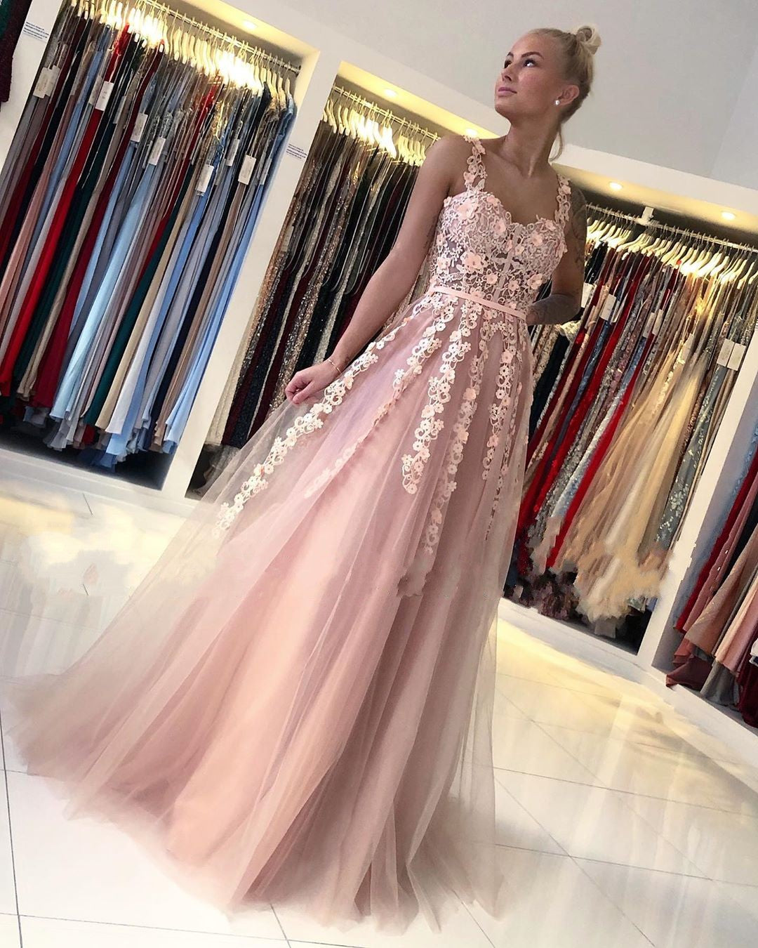Beautiful Spaghetti Straps Tulle Lace Blushing Pink Appliques Prom Dresses