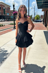 Black A Line Homecoming Dresses Sweetheart Short Corset Cocktail Dresses With Ruffles