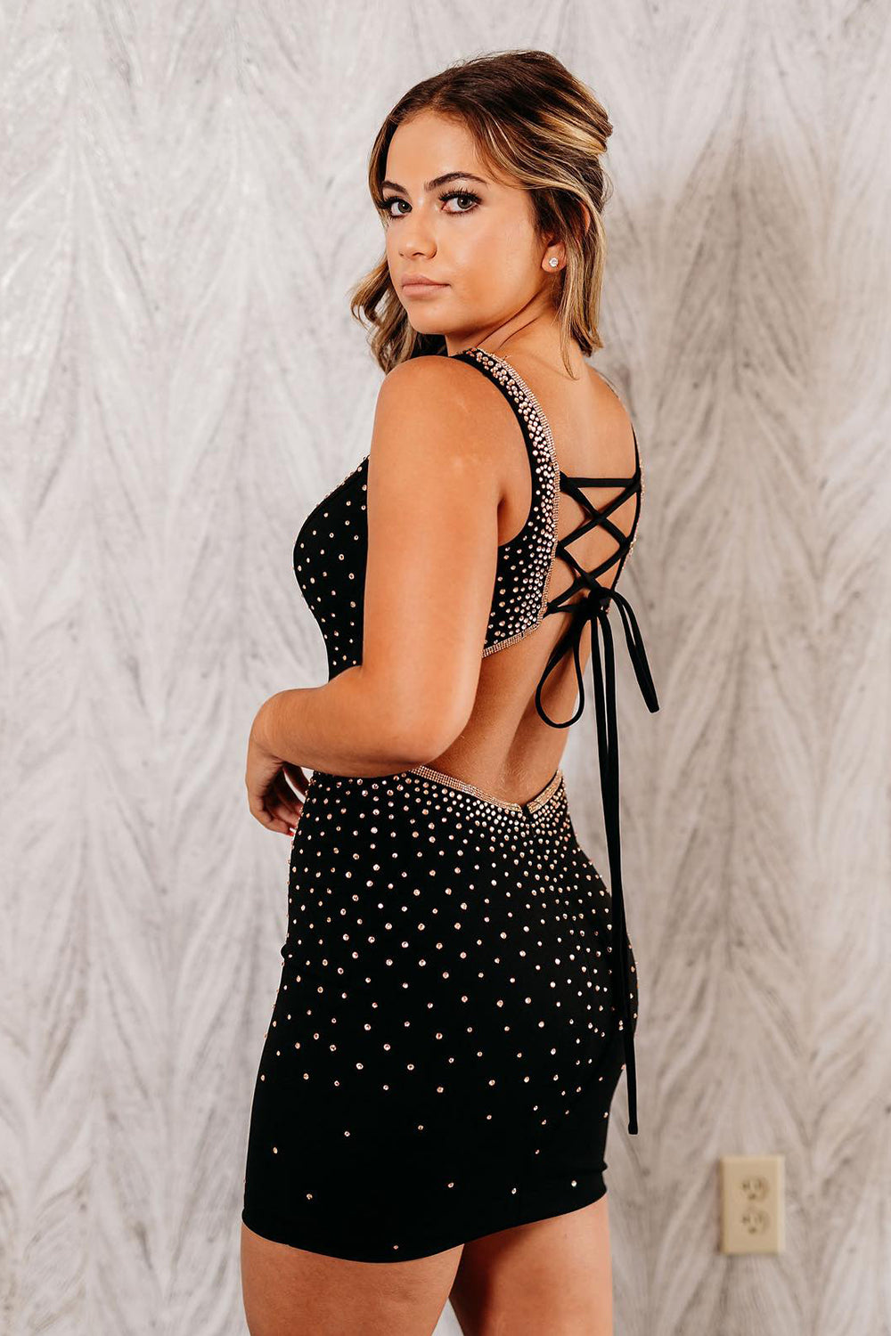 Black Homecoming Dresses Backless Tight Short Cocktail Dresses With Beadings