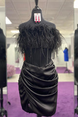 Black Homecoming Dresses Corset Strapless Tight Short Cocktail Dresses with Feathers