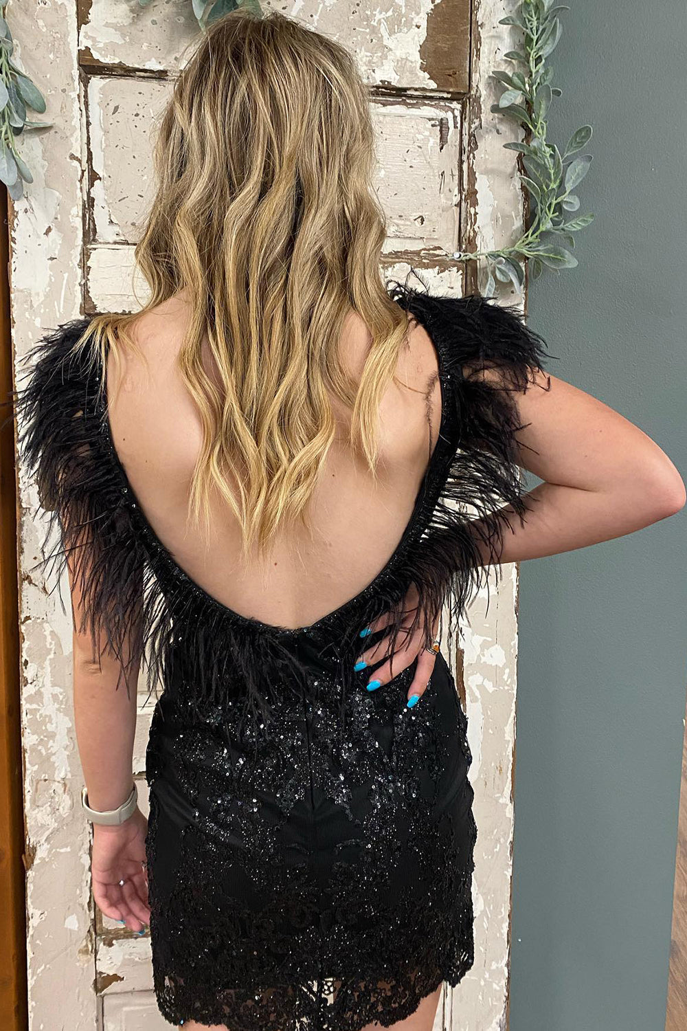 Black Homecoming Dresses Lace Tight Short Cocktail Dresses with Feathers