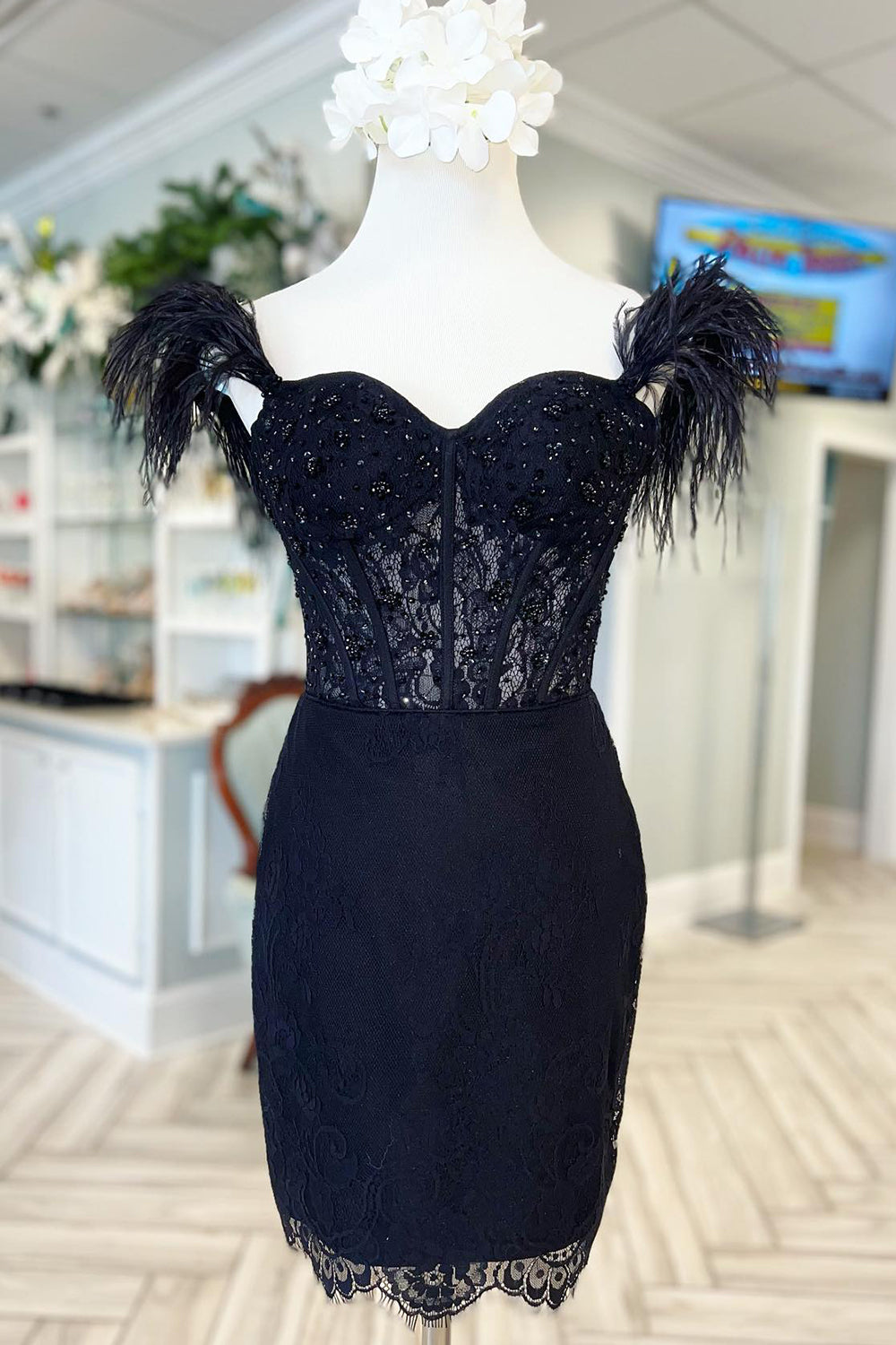 Black Homecoming Dresses Off The Shoulder Corset Tight Short Cocktail Dresses with Feathers