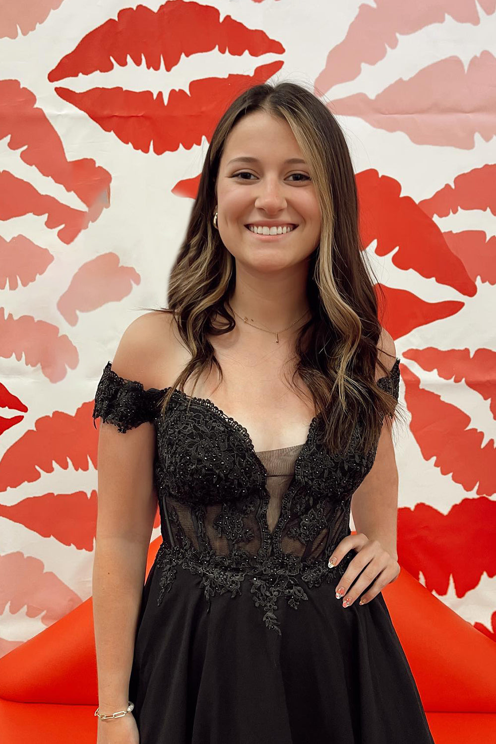 Black Homecoming Dresses Off the Shoulder A-Line Chiffon Short Cocktail Dresses with Lace