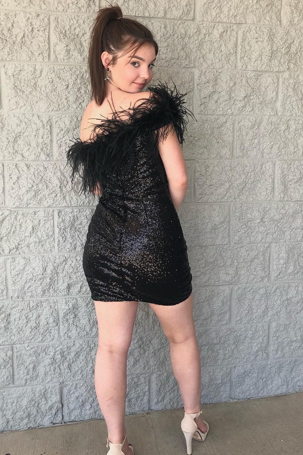Black Homecoming Dresses One Shoulder Sequin Short Cocktail Dresses with Feathers