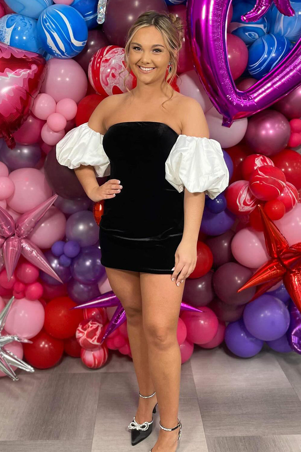 Black Homecoming Dresses Puff Sleeves Tight Short Cocktail Dresses