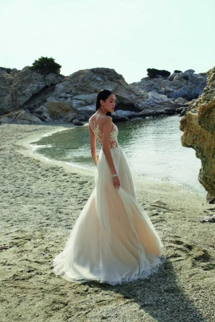 Boho Long A-line Tulle Sleeveless Bridal Gowns With Lace